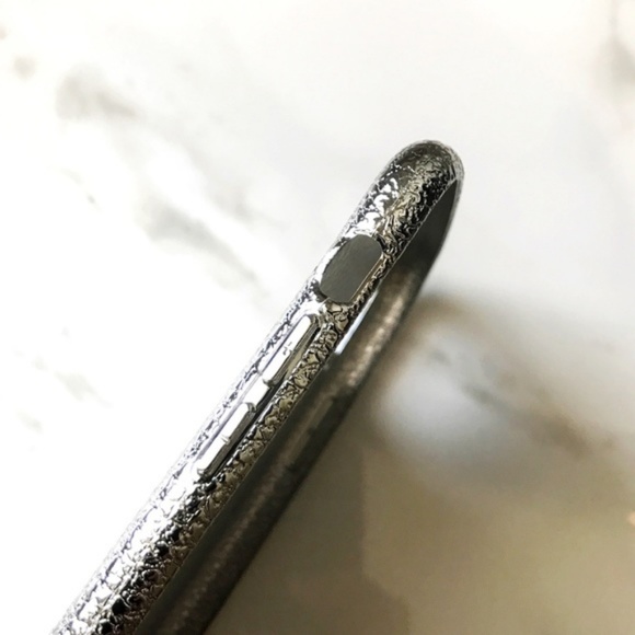 LAST 1! NEW iPhone X/XS Soft Silver Textured Case - Picture 2 of 3
